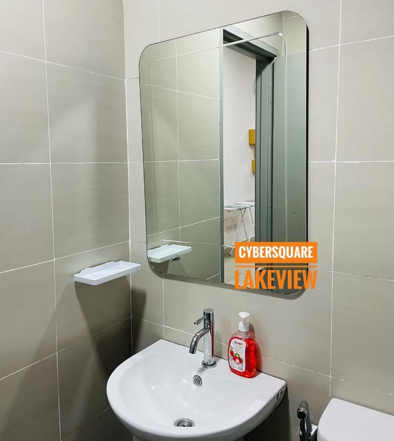 Cybersquare Lakeview With Netflix And Disney Hotstar Cyberjaya Exterior foto